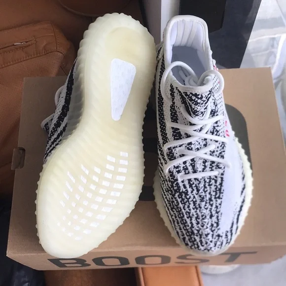Yeezy Boost 350 V2 Zebra